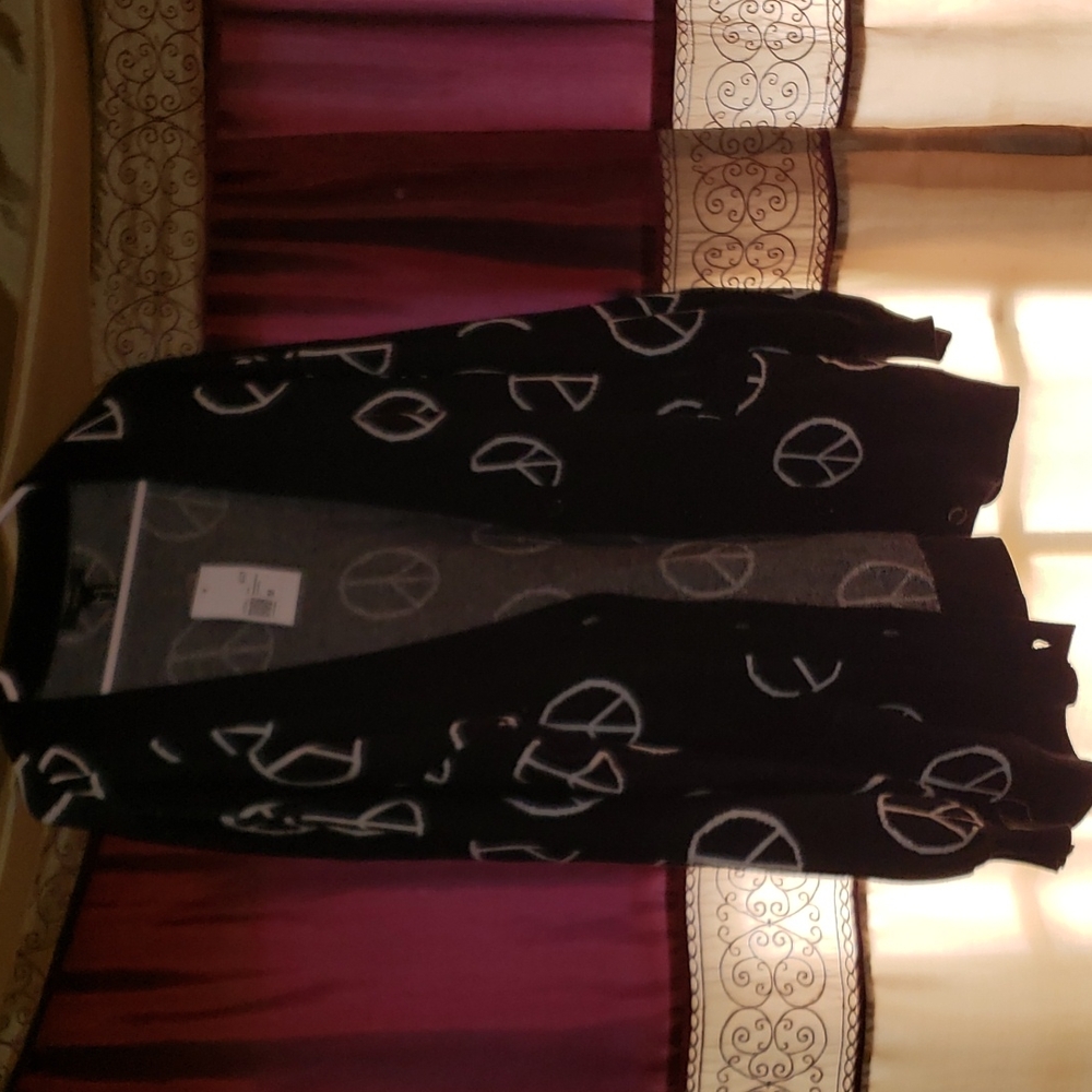 Forever 21 Medium Black Peace Sweater